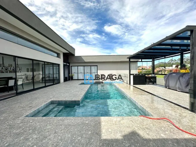 Linda Casa Térrea de Alto Padrão, construção: 253 m² por R$ 3.200.000 - Recanto Santa Barb