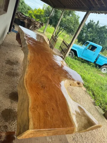 Mesa de jaqueira