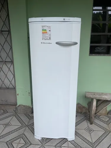 Doação freezer não funciona está na cidade de Carandaí!!!!