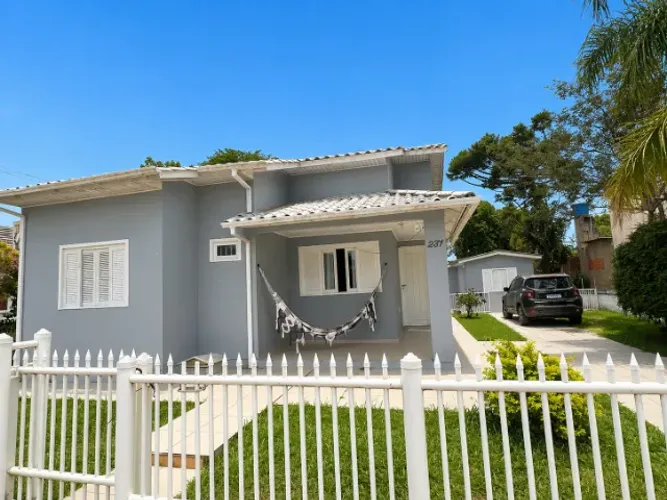 Casa maravilhosa com terreno grande bem cuidada
