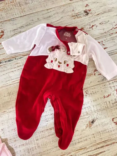 Macacão Bebê Vermelho e Branco