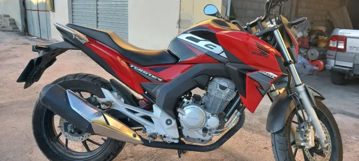 Twister 250 CC 2019 bem conservada