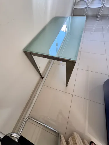 Mesa de tampo de vidro