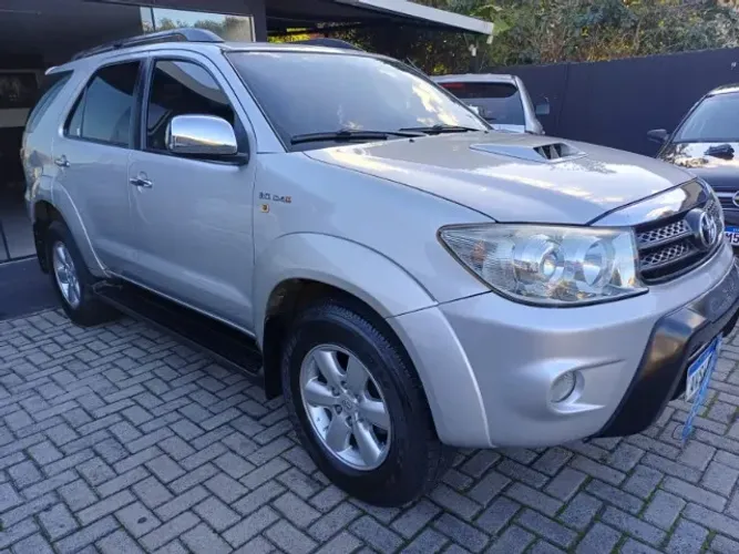 Toyota Hilux SW4 SRV D4-d 4X4 3.0 TDI Dies. AUT 2010