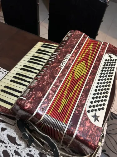 Acordeon Todeschini 80 baixos