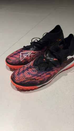 Chuteira society puma future 8