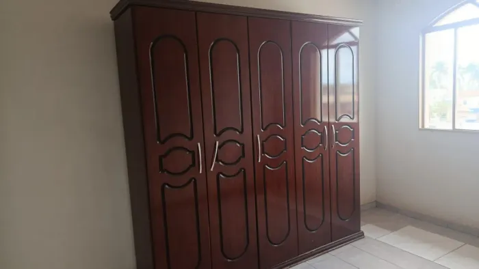 2 Guarda roupa oportunidade madeira e MDF