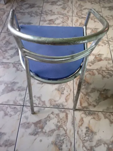 cadeira antiga de ferro