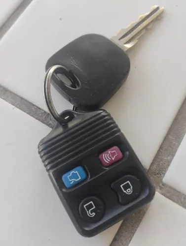 Ford Fiesta Sedan SE 1.6 8V Flex 4P 2014