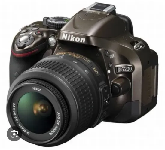 Máquina fotográfica nikonD5200 + 18/55 VRII