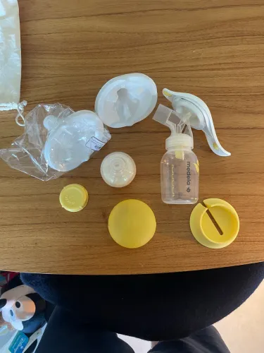 Bomba extratora manual medela - sem uso