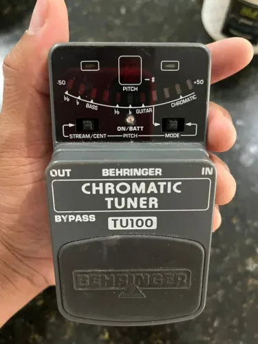 Pedal Behringer Chromatic Tuner TU 100