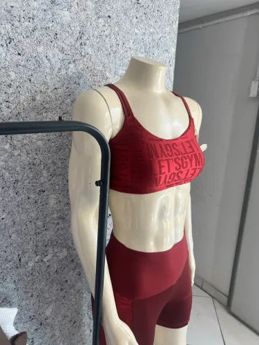 Manequim fitness musculosa 