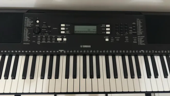 Teclado Yamara PSR-E373
