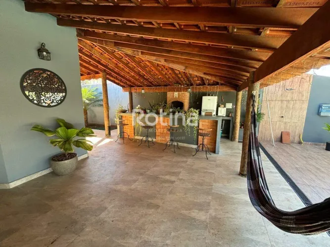 Casa para alugar, Cidade Jardim - Uberlândia/MG - Rotina Imobiliária
