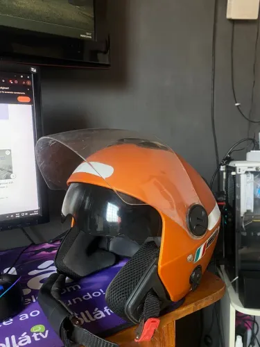 Capacete com viseira interna