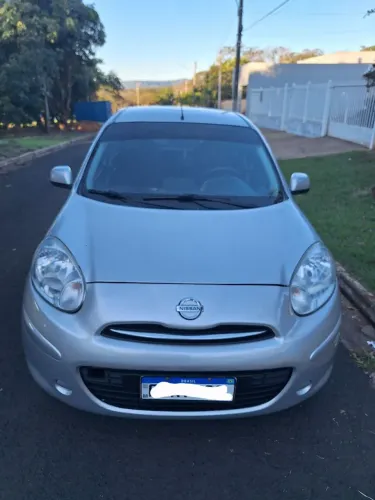 Nissan March SV 1.6 16V Flex Fuel 2013