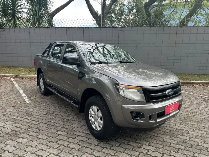 Ford Ranger XLS 2.5 16V 4X2 CD Flex 2013