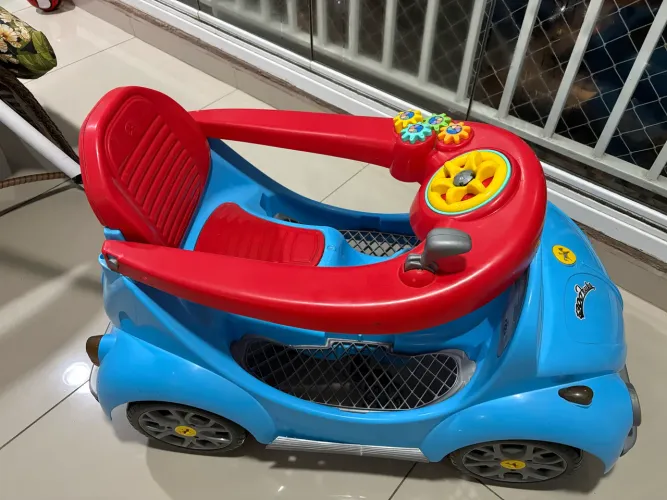 Carrinho Passeio Pedal Calesita 1300 Fouks Fusca 2 em 1 Azul