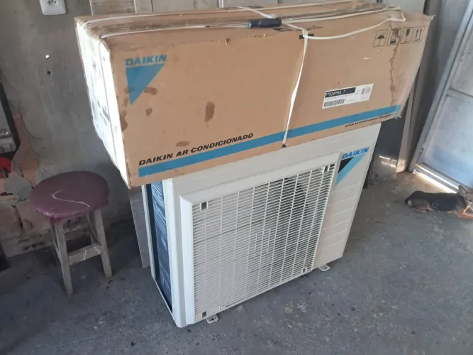 ar-condicionado Daikin Hw Inverter Full de 24.000 BTUs, modelo R-32