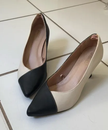 Sandália bico fino