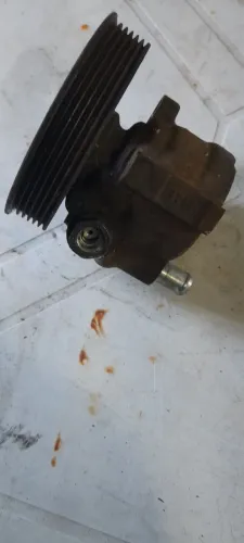 Bomba hidráulica Renault