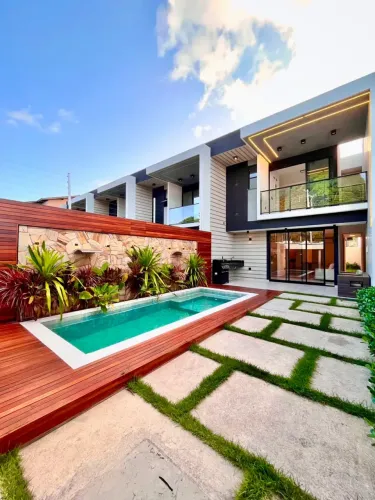 Casa duplex com 4 quartos no Eusébio