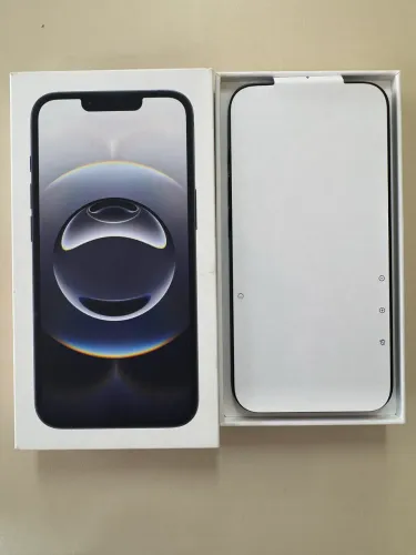 iPhone 16e