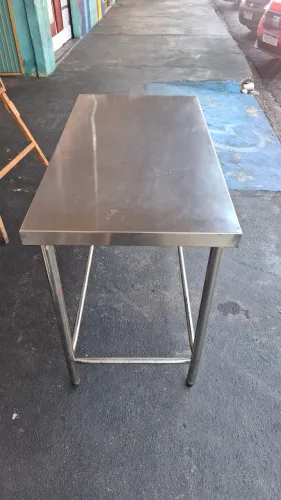 Vendo essa mesa de inox industrial
