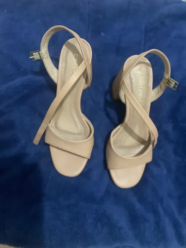 Sandália Constance tamanho 35
