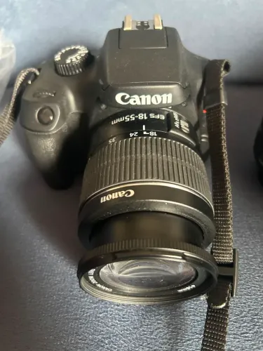 Vende se uma máquina fotografia canon