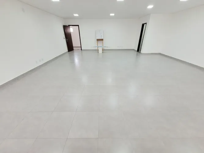 Sala Comercial disponível para alugar, 65 m² - AV-S1, Setor Bueno - Goiânia/GO