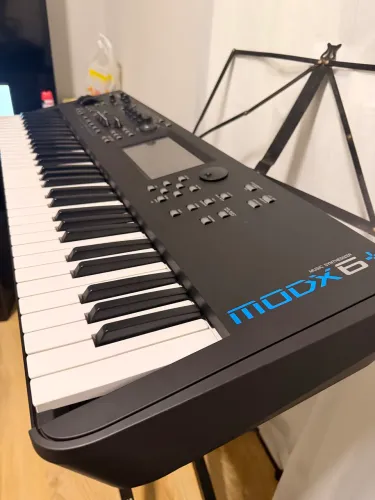 Teclado Yamaha Modx6 oportunidade 