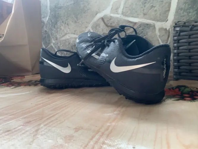 Chuteira Nike phantom gt2
