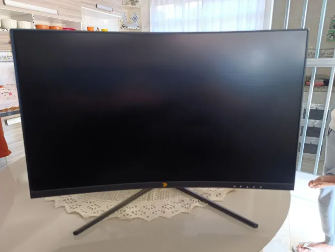 Monitor 27 pol 180hz curvado painel VA Full hd