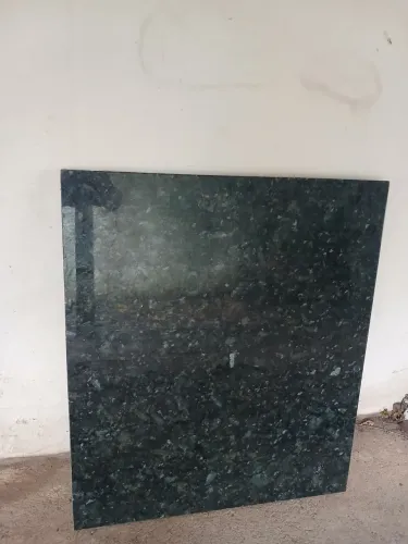 Tampo de Granito Novo 55x70 cm Polido - R$ 100