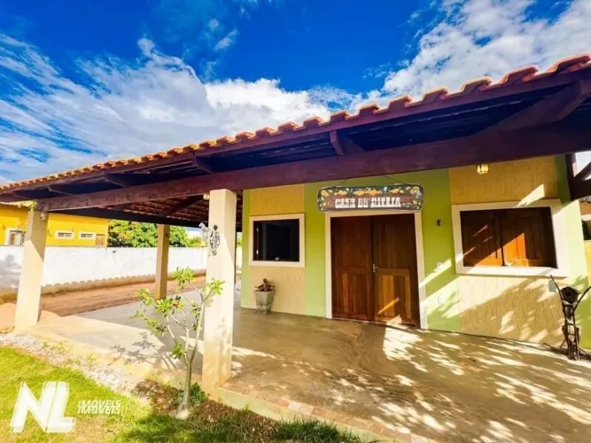 Casa no Cond. Fazenda Real I/II à venda com 2 suítes, grande varanda, área const