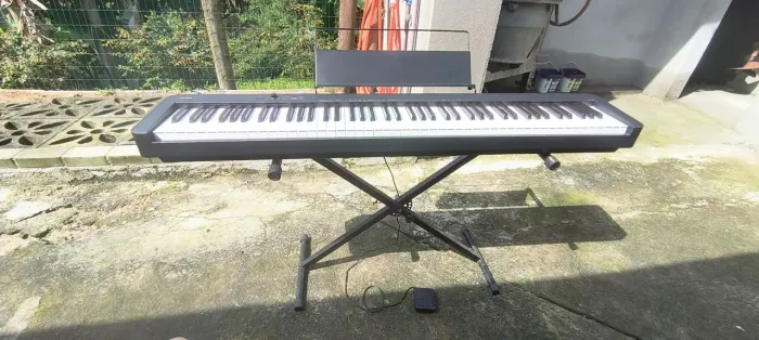 Piano Digital Casio CDP-S110 (88 Teclas) + Suporte em X + Pedal