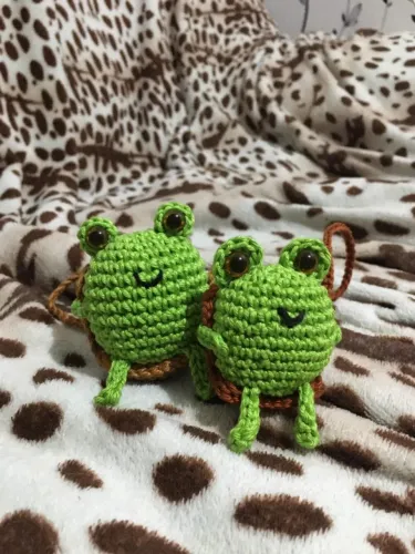 Chaveiros de Sapinho que também pode Seve de decoração para Carro! ?