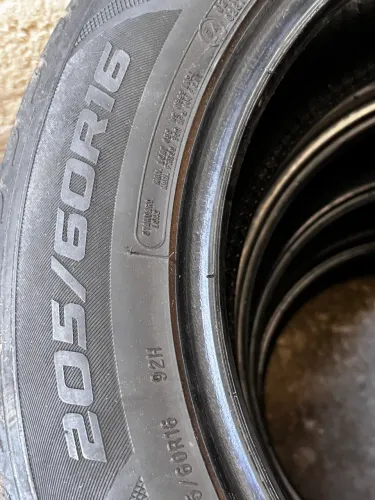 Pneus 205/60R16