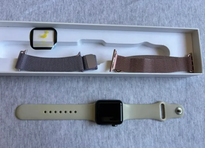 Apple Watch Séries 3 38mm + carregador original + caixa