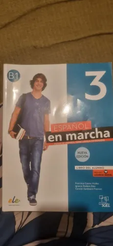 Livro de espanhol, Español en marcha, bem conservado
