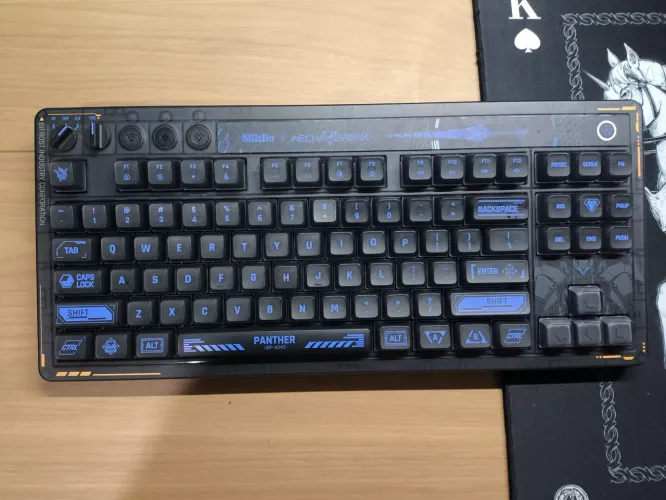 Teclado mecânico da 8bitdoo TKL 87% tri-mode + keycaps topograficas
