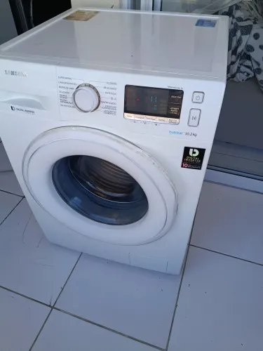 vendo máquina de lavar com defeito, para concertar 900