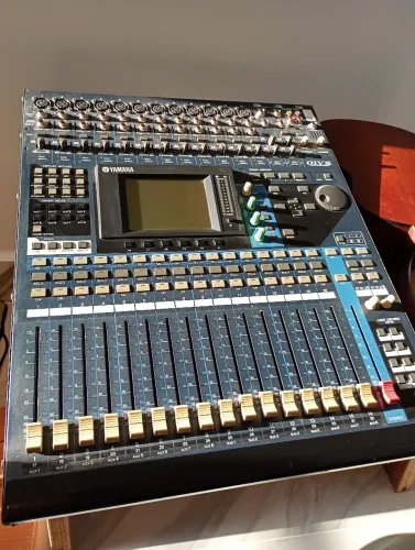 Instrumentos músicais - Mesa Yamaha 01v digital só 3500 a mais barata do Brasil