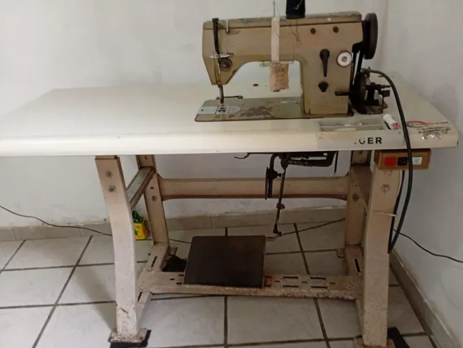 MAQUINA INDUSTRIAL SEMI RETA