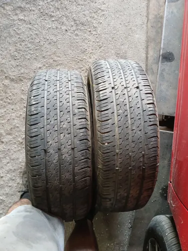 Vendo dois pneus novos Aro 16