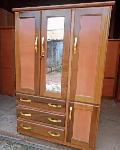 Guarda roupa de solteiro 3 portas novo