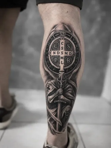 Troco tatuagem por itens do meu interesse.