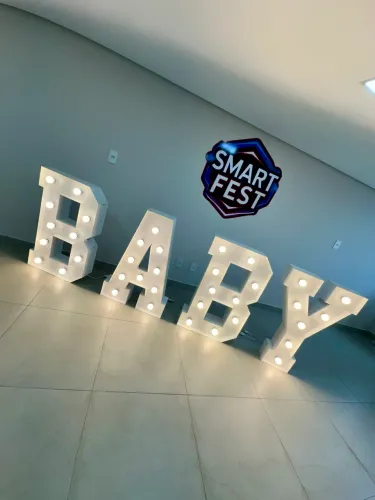 Decoração Letras gigantes iluminadas 